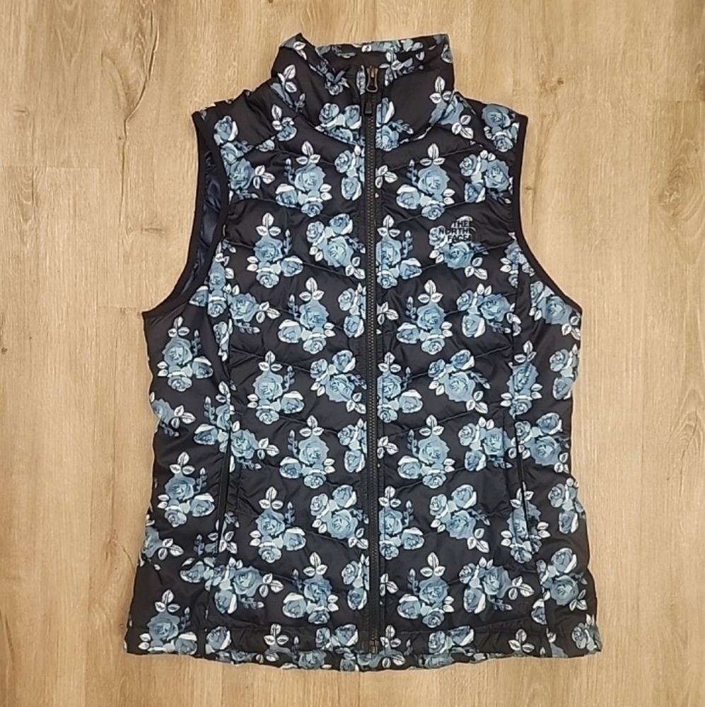 The North Face Womens Puffer Vest Size Medium Light Blue Floral Flowers Down